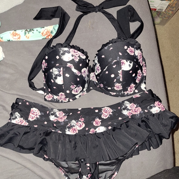 Hot Topic Black and Pink Floral Bikini - Picture 1 of 4